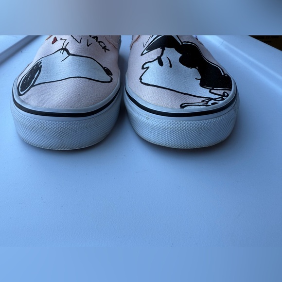 VANS Peanuts edition Snoopy & Lucy Pink Slip-On Shoes - Picture 2 of 9